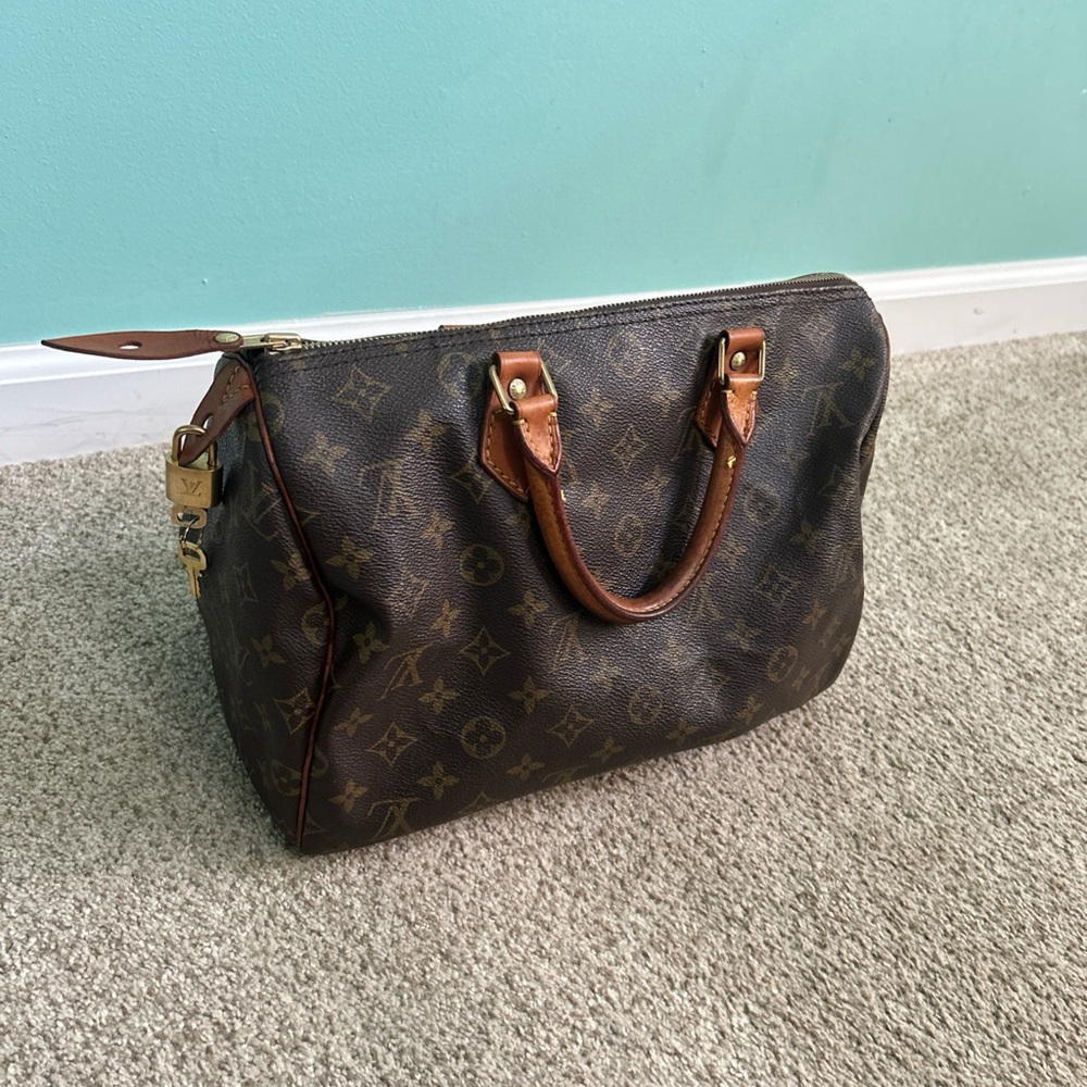 Authentic LOUIS VUITTON Speedy 30